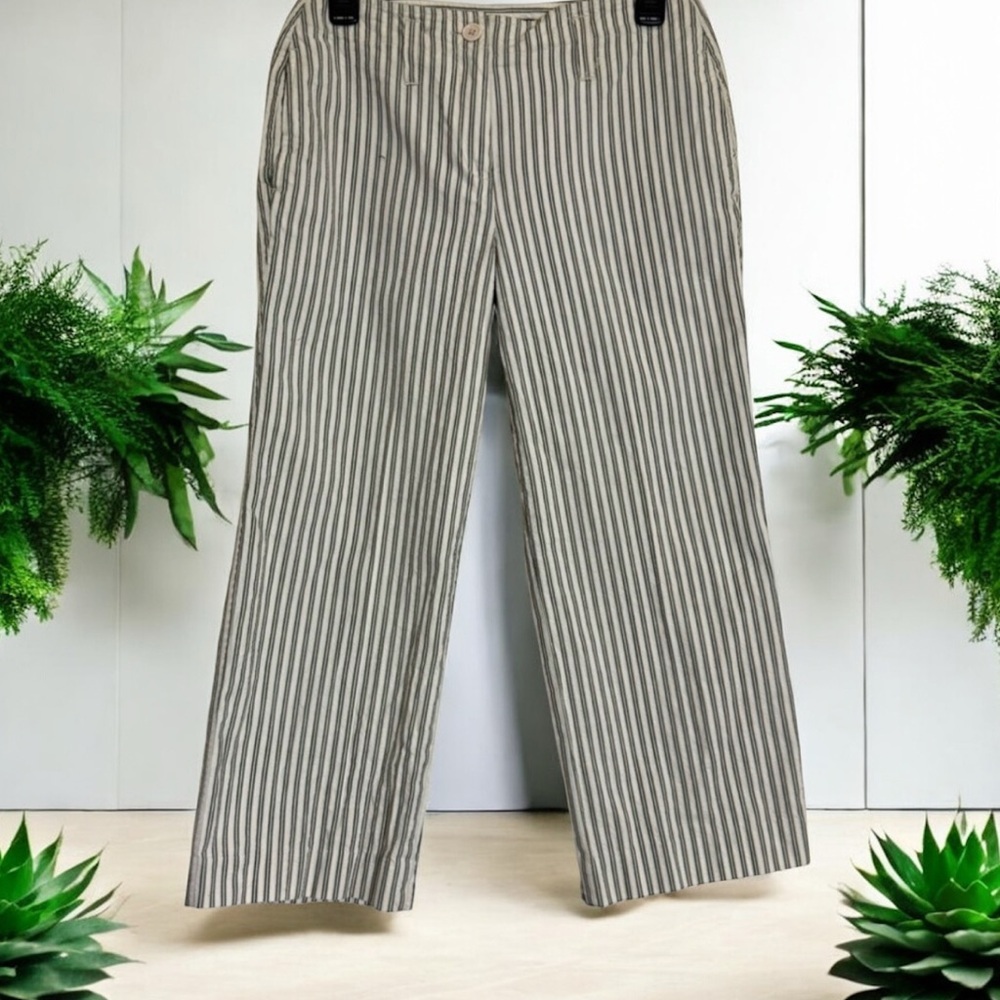 Larry Levine Green and White Cropped Pants 8P